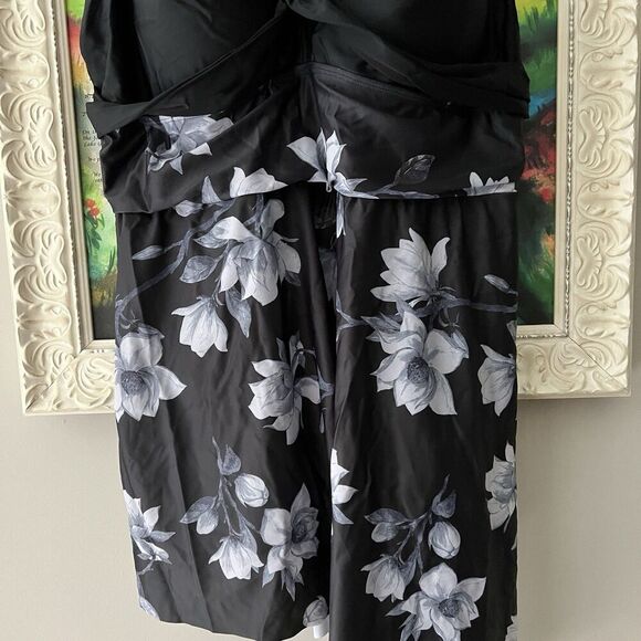 NWT Daci Asymmetrical Swim Dress Sz 22W Dark Fairy Floral Goth - Picture 3 of 10